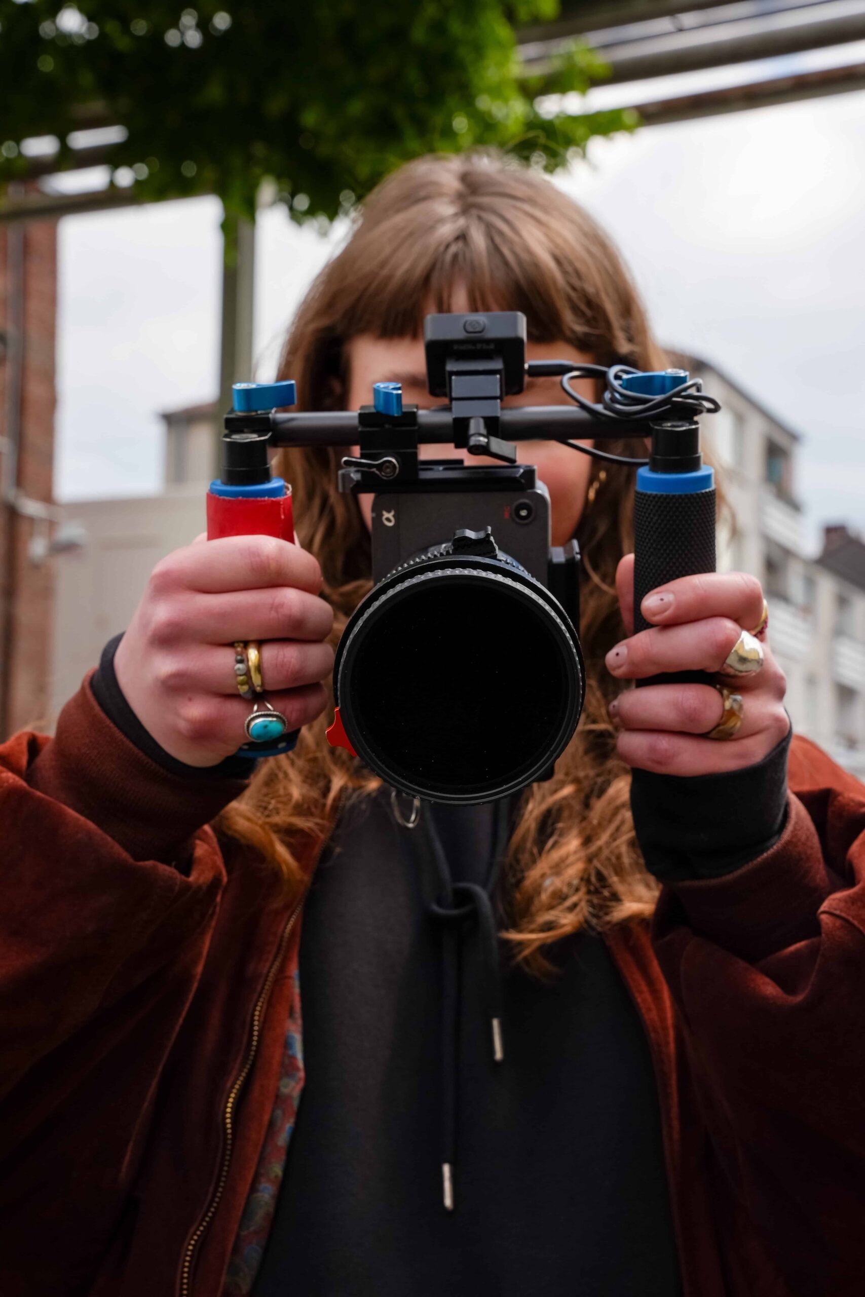 Carolin mit Kamera-Rig on Location