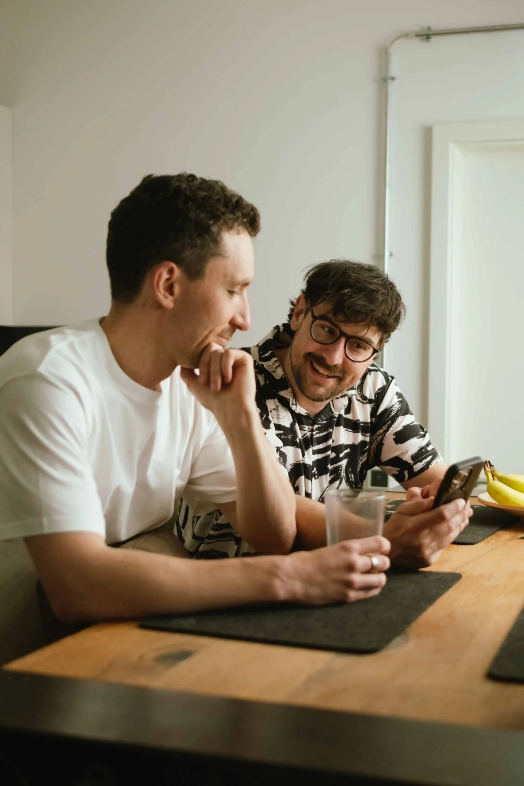 Jens und Julian im Büro